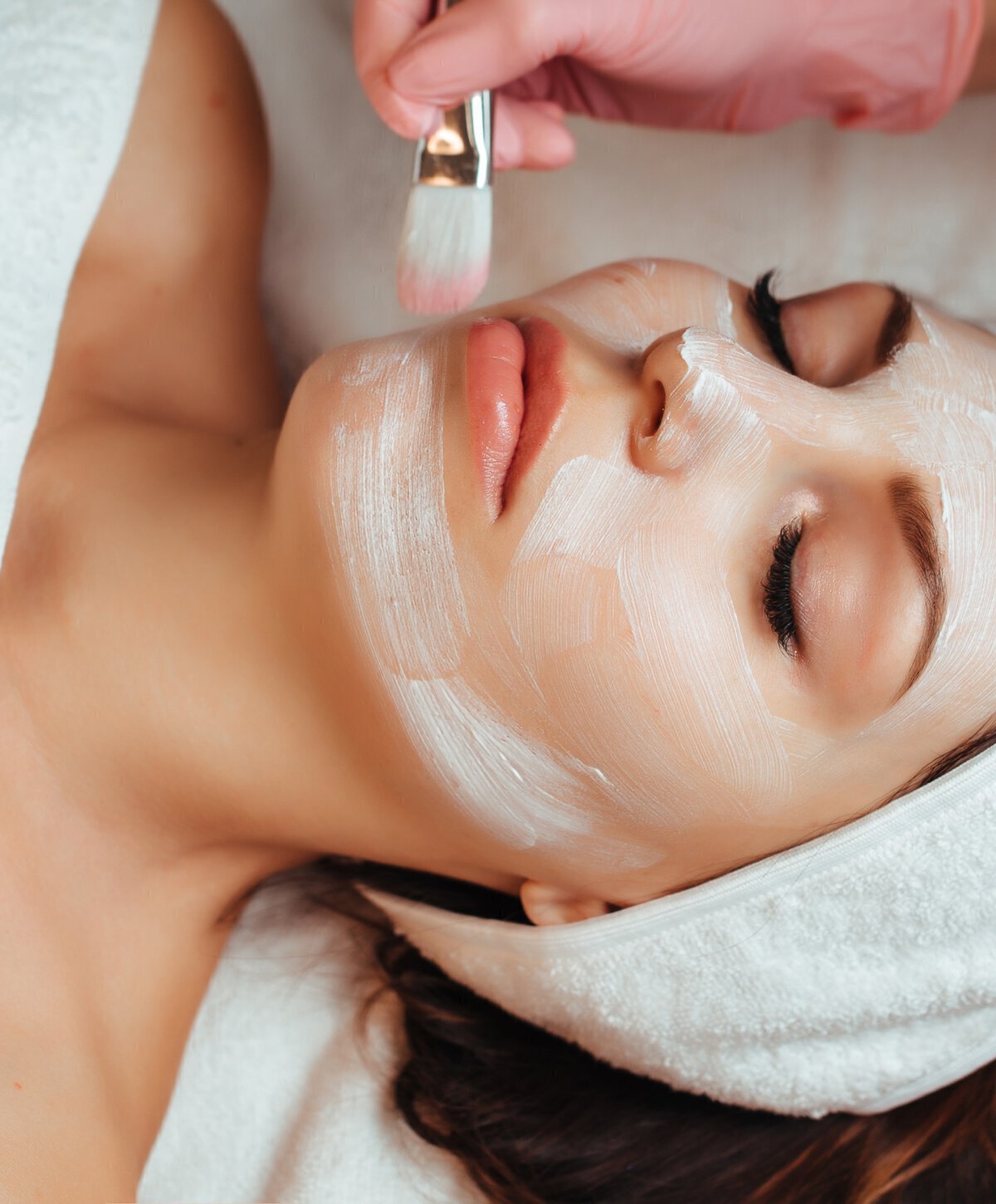 Menlo Park Facial treatment client receiving easterb facial massage