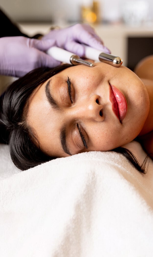 Menlo Park medical spa patient receiving laser skin treatment